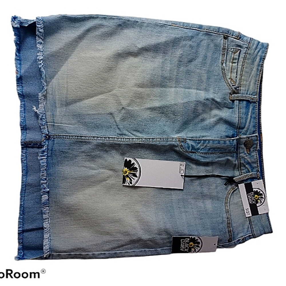 Black Daisy Juniors' Denim Cut-Off Skirt Size 5/27 Hi-Low Lennon Light Washed